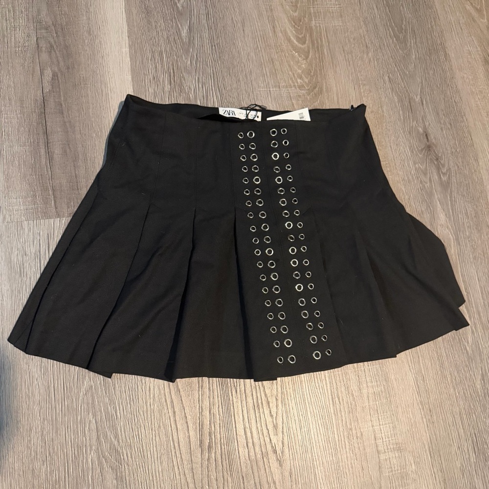 NWT Zara Black Pleated Mini Skirt with Eyelet Detail